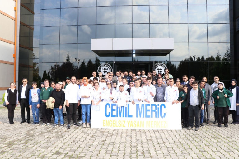 (KOÜ) Turizm Fakültesi Gastronomi ve Mutfak Sanatları öğrencilerinden “Gastronomi Atölyesi ve Yemek Yarışması”