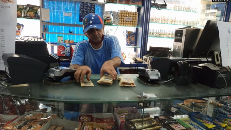 Venezuela’da Resmi Dolar Kuru 4 Haftada Yüzde 25 Arttı