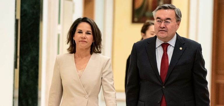 Baerbock Kazakistan’ın Yeşil Hidrojeninden Umutlu