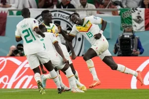 Senegal 3 golle galibiyete uzandı