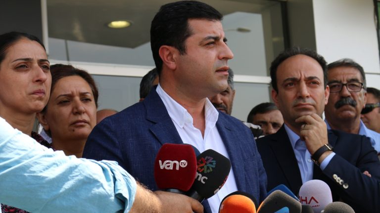 Demirtaş Öcalan’la Görüşmek İçin Adalet Bakanlığı’na Başvurdu
