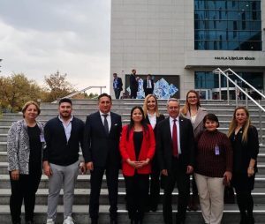 CHP Antalya Milletvekili Rafet Zeybek, Antalyalı kadın muhtarları TBMM’de ağırladı