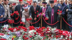 39 ülkenin temsilcileri ve dini kanaat önderleri İstiklal’de hayatını kaybedenleri andı
