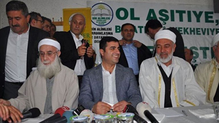 İçişleri Bakanı Soylu, “Din Alimleri Yardımlaşma ve Dayanışma Derneği’nin (DİAYDER) Sivil cuma namazı adı altında düzenlenen kitlesel faaliyetlerde ön plana çıktı”