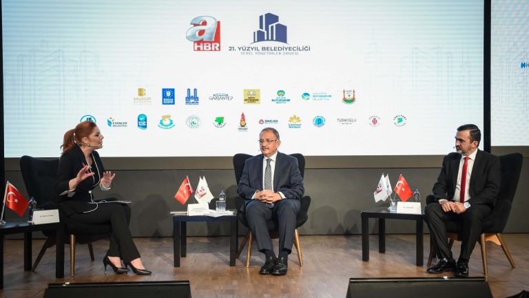 Ak Parti Yerel Yönetimlerden Sorumlu Başkan Yardımcısı Mehmet Özhaseki: “AK Parti ile hizmet belediyeciliği başladı”