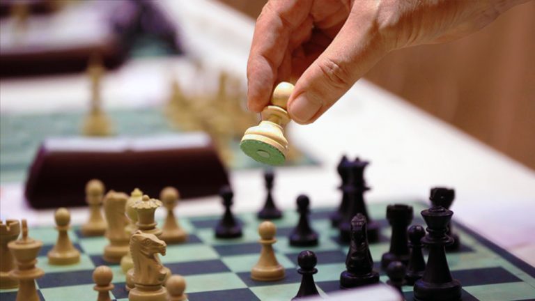 Muhalefetin İki Satranç Tahtası