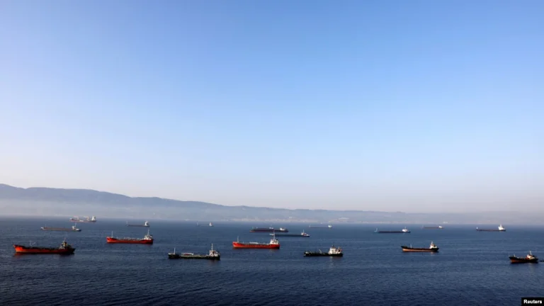 FT: “Petrol Tankerleri Türkiye Açıklarında Kuyrukta”