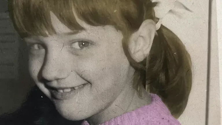 60 yaşında otizm teşhisi konulan gazeteciden çocukluğuna yeni bir bakış: ‘Bazı davranışlarımı daha iyi anlamaya başladım’