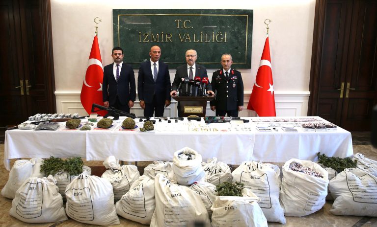 İzmir’de Büyük Uyuşturucu Operasyonu