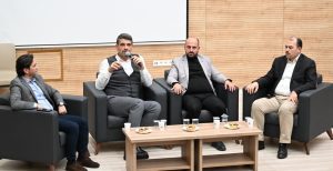 Kocaeli Kartepe Belediye Başkanı Av. Kocaman, KOÜ Arslanbey Yerleşkesi’nde erkek öğrencilerle bir araya geldi…