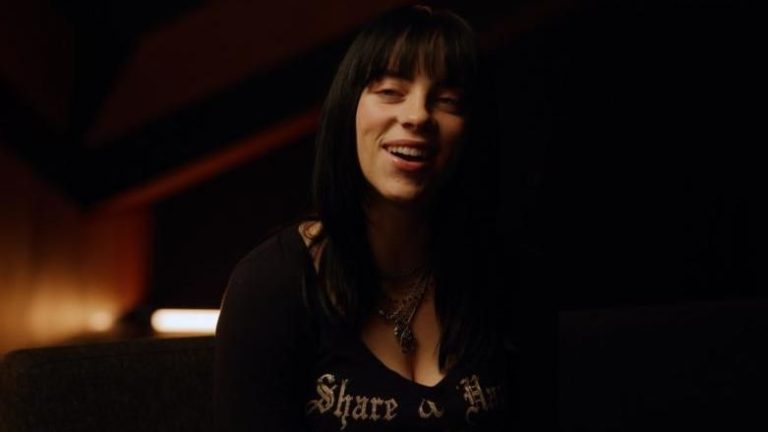 B﻿illie Eilish: Gözler önünde büyümek yıpratıcı bir deneyimdi