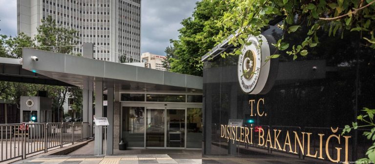 Türkiye’den Danimarka’ya Kur’an yakma eylemi tepkisi