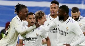 Derbide turlayan Real Madrid