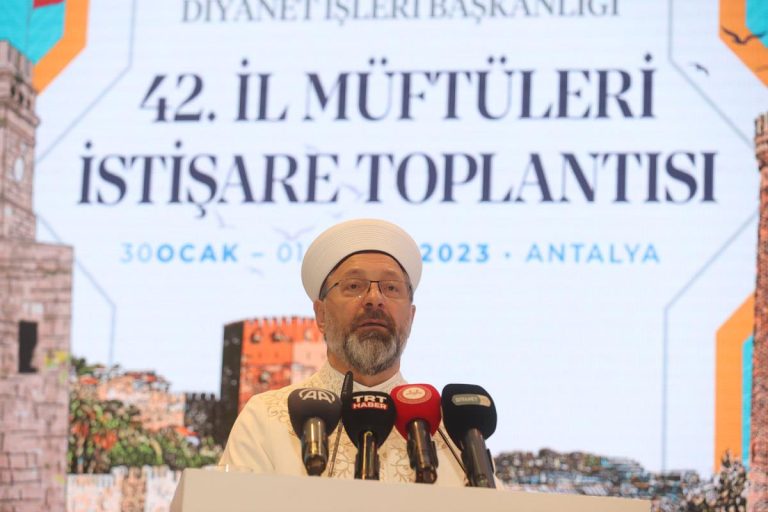 Diyanet İşleri Başkanı Prof. Dr. Ali Erbaş, “Cami kürsüleri nezaket ve zarafet ister”…