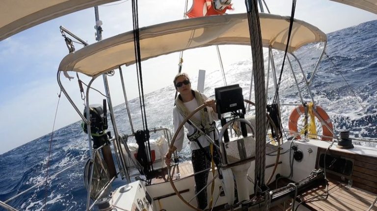 Atlantik’i tek başına geçen ilk Türk kadın yelkenci Başak Mireli: ‘Okyanusun ortası bir rahatlama anı’