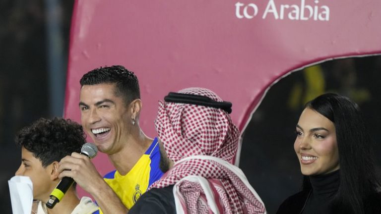Evli olmayan Ronaldo ve kız arkadaşı Rodriguez Suudi Arabistan’da birlikte yaşayabilecek mi?