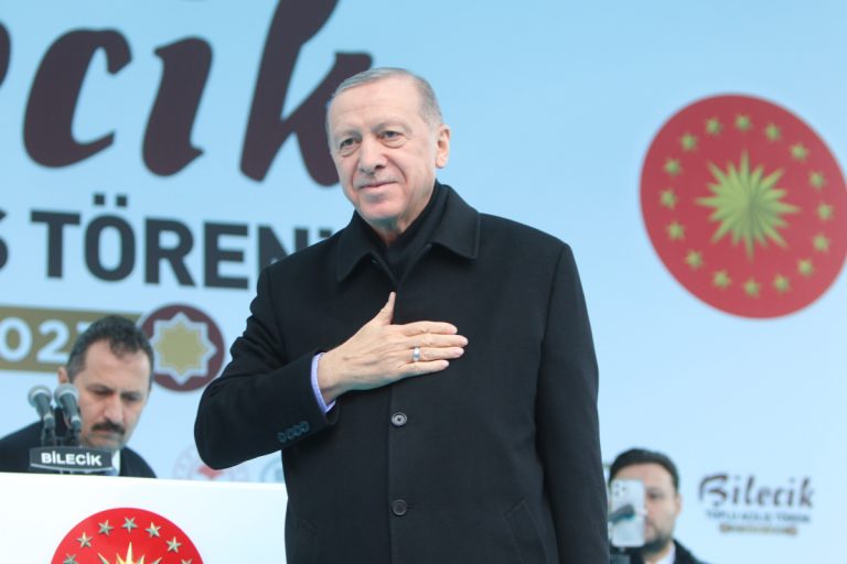 Cumhurbaşkanı Recep Tayyip Erdoğan, “İstanbul-İzmir arası 7,5 saatti 3 saate indirdik”…