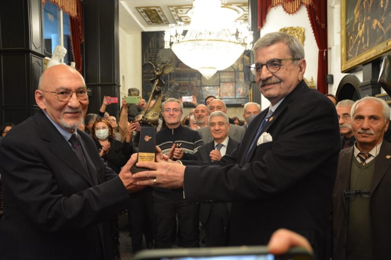 Ankara Gazeteciler Cemiyeti’nden mesleğinin 60’ıncı yılında duayen gazeteci Mustafa Cemal İstemi’ye meslek onur ödülü…