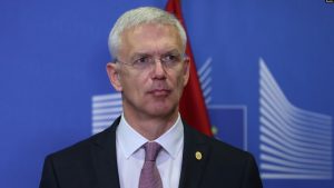 Letonya Başbakanı: “AB’nin Rusya Yaptırımlarını Delmek İçin Türkiye Kazakistan ve Ermenistan’ı Kullanıyorlar”