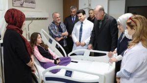 Cumhurbaşkanı Erdoğan, hastanedeki depremzedeleri ziyaret etti