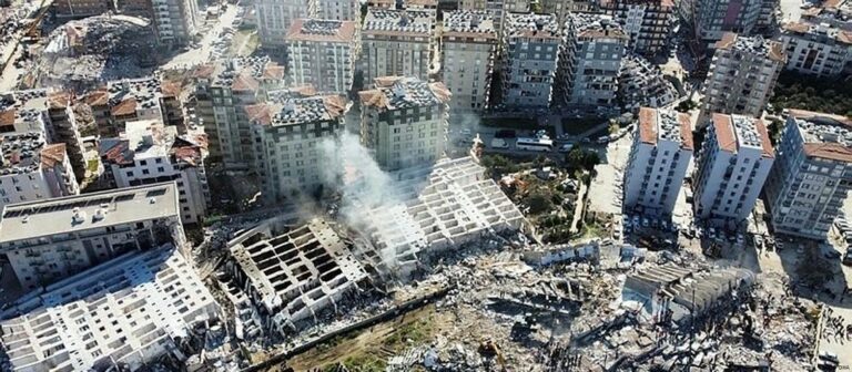 İnşaat mühendisleri: Yakın zamanda yapılan yapılar göçtü