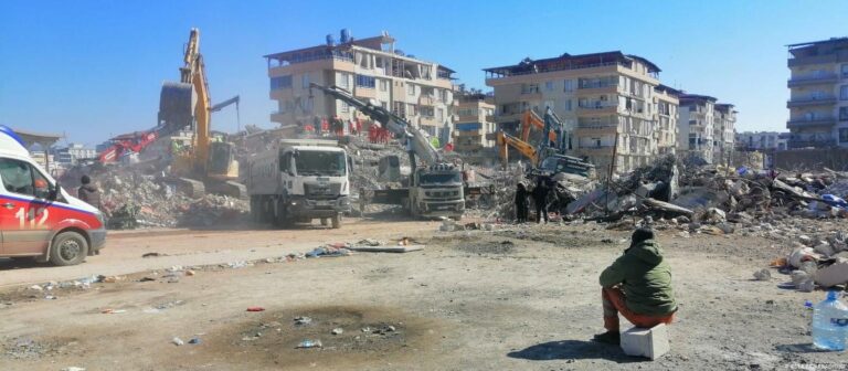 Nurdağı’na darbe vuran bir müteahhit AKP’li çıktı