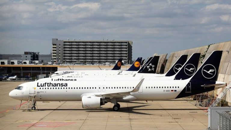 Lufthansa’nın uçuşlarında bilgisayar sistemindeki arıza nedeniyle gecikme ve iptaller yaşanıyor