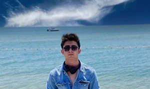 Türkleri ve Müslümanları aşağılayan CharlieHebdo’yu dize getiren delikanlı: Yusuf Devran KARAÇAY