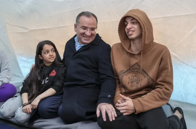 Adalet Bakanı Bozdağ: Eleştirilerde Ölçüyü Korumakta Fayda Var