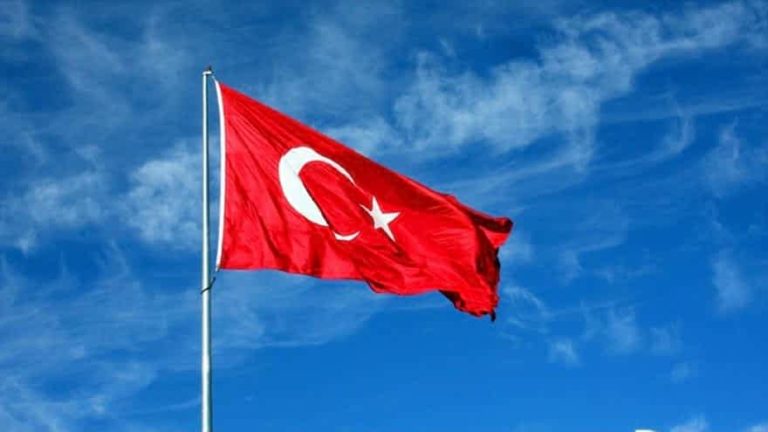 Dünyanın farklı ülke ve kuruluşlarından, Türkiye’deki afet için destek ve taziye mesajları gelmeye devam ediyor