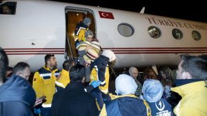 Depremzede bebekler Ankara’ya getirildi