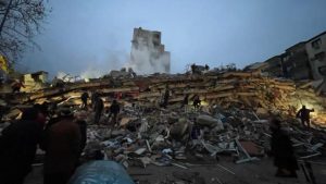 Rusya: Deprem nedeniyle Türkiye’ye 100 kişilik ekip göndermeye hazırız