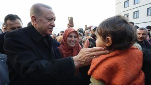 Cumhurbaşkanı Erdoğan, Osmaniye’de çadır kenti ziyaret etti