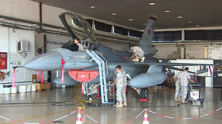 Tunç Filo’nun karadaki en büyük destekçisi teknik personel