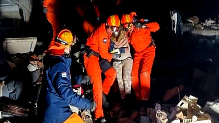 Türkiye’yi karalamak için, Hollanda yardım ekibinin başarılı çalışmalarına gölge düşürmeye çalışanların gayreti fiyasko ile sonuçlandı