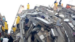 Avrupa’dan deprem bölgesine gelen ekipler arama kurtarma çalışmalarını sürdürüyor