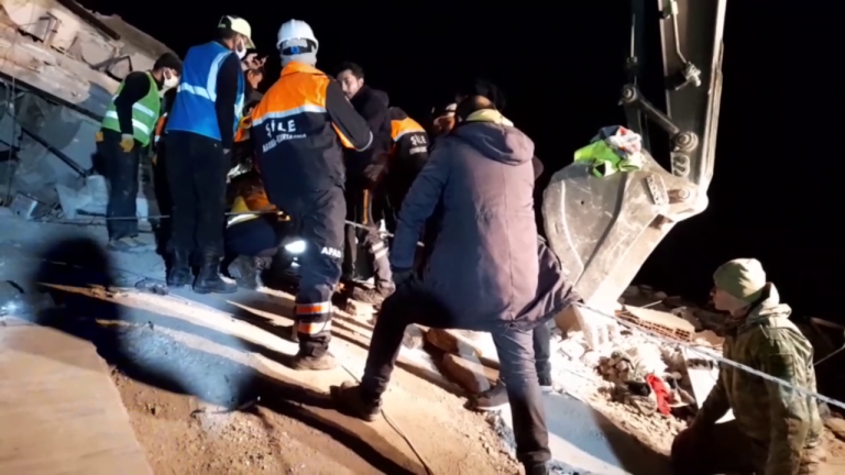 İstanbul Şile AFAD Ekibinin de yer aldığı kurtarma operasyonunda enkaz altından 112. saat sonra sağ olarak çıkarıldı