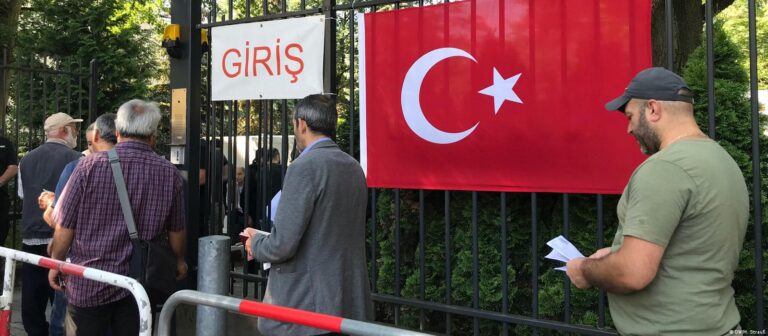 Yurt dışı ve gümrüklerde sandıklar 27 Nisan’da kuruluyor