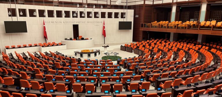 AKP’de ince seçim hesapları