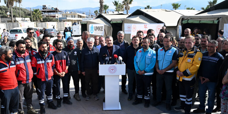 Bakan Koca, “Şu An Bir Salgının İşareti Olabilecek Bilimsel Veri Söz Konusu Değil”