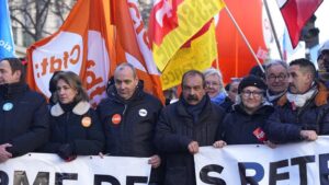 Fransa emeklilik reformunu protesto eden işçiler ülke genelinde greve gidecek