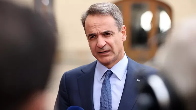 Miçotakis tekrar özür diledi; ‘Öfkenin toplumu bölmesine izin vermeyin’ çağrısı yaptı