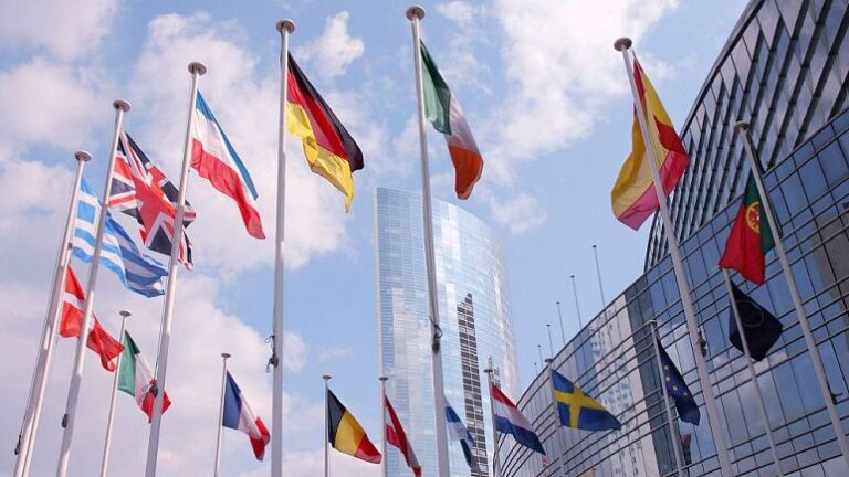 Hangi Avrupa ülkesinde vatandaşlık almak daha kolay hangisinde daha zor?