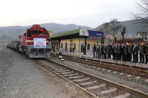 Karabük’ten 20 vagon odun Kahramanmaraş’a gönderildi