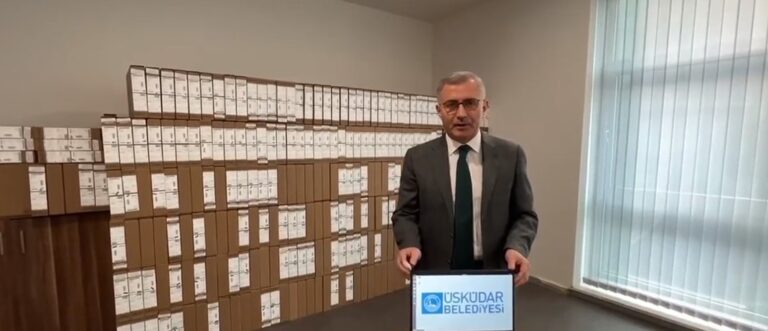 İstanbul Üsküdar Belediyesi depremzede üniversite öğrencilerine 500 adet dizüstü bilgisayar gönderdi