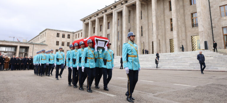 Eski bakanlardan Vefa Tanır için TBMM’de cenaze töreni