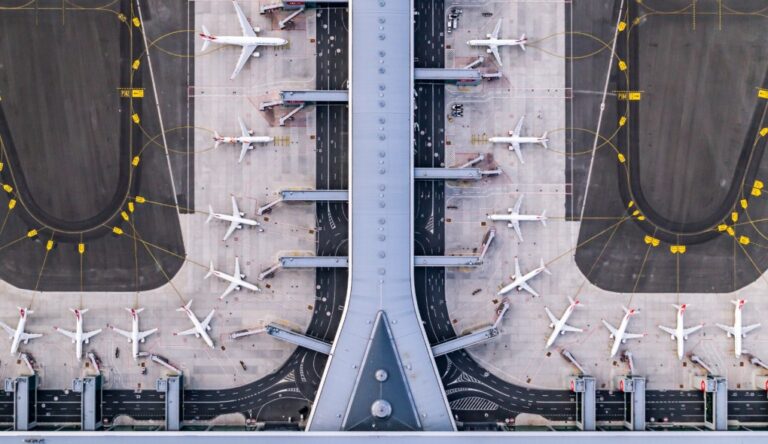 Ulaştırma ve Altyapı Bakanlığı: Uçak trafiği Ocak-Şubat döneminde geçen yılın aynı dönemine göre 7 milyon 523 bin yolcu ağırladı