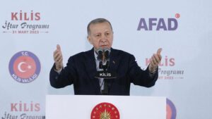 Cumhurbaşkanı Erdoğan: Onlar sahte gündem peşinde koşsun, bizim gündemimiz deprem