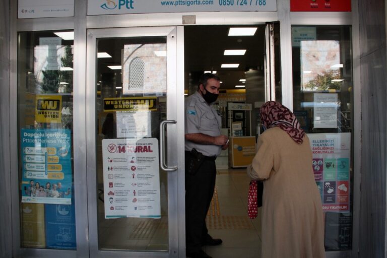 Mart ayına ait 2,7 milyar TL tutarındaki yaşlı aylığı ve engelli aylığı hesaplara yatırıldı