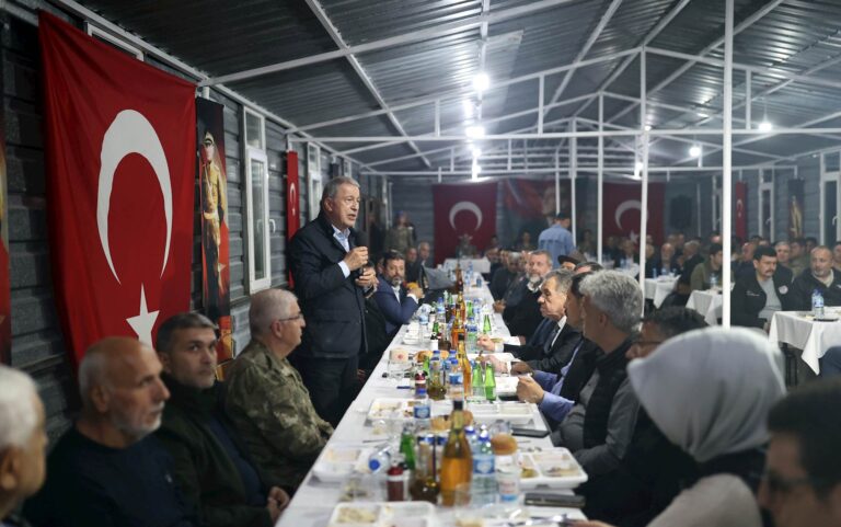Millî Savunma Bakanı Hulusi Akar, Hatay’da Kanaat Önderleri ile İftarda Konuştu